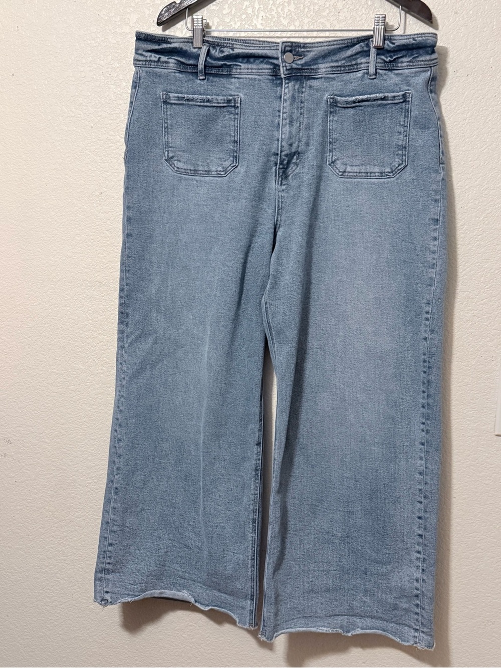 Mica Los Angeles Light Wash Wide Leg Denim Jeans 0134